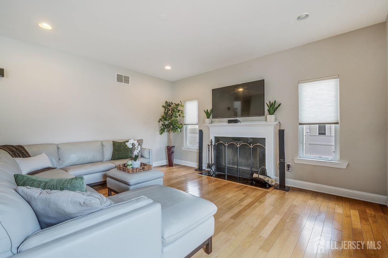 408 Old Georges Road North Brunswick, NJ 08902 - Photo 18 of 37
