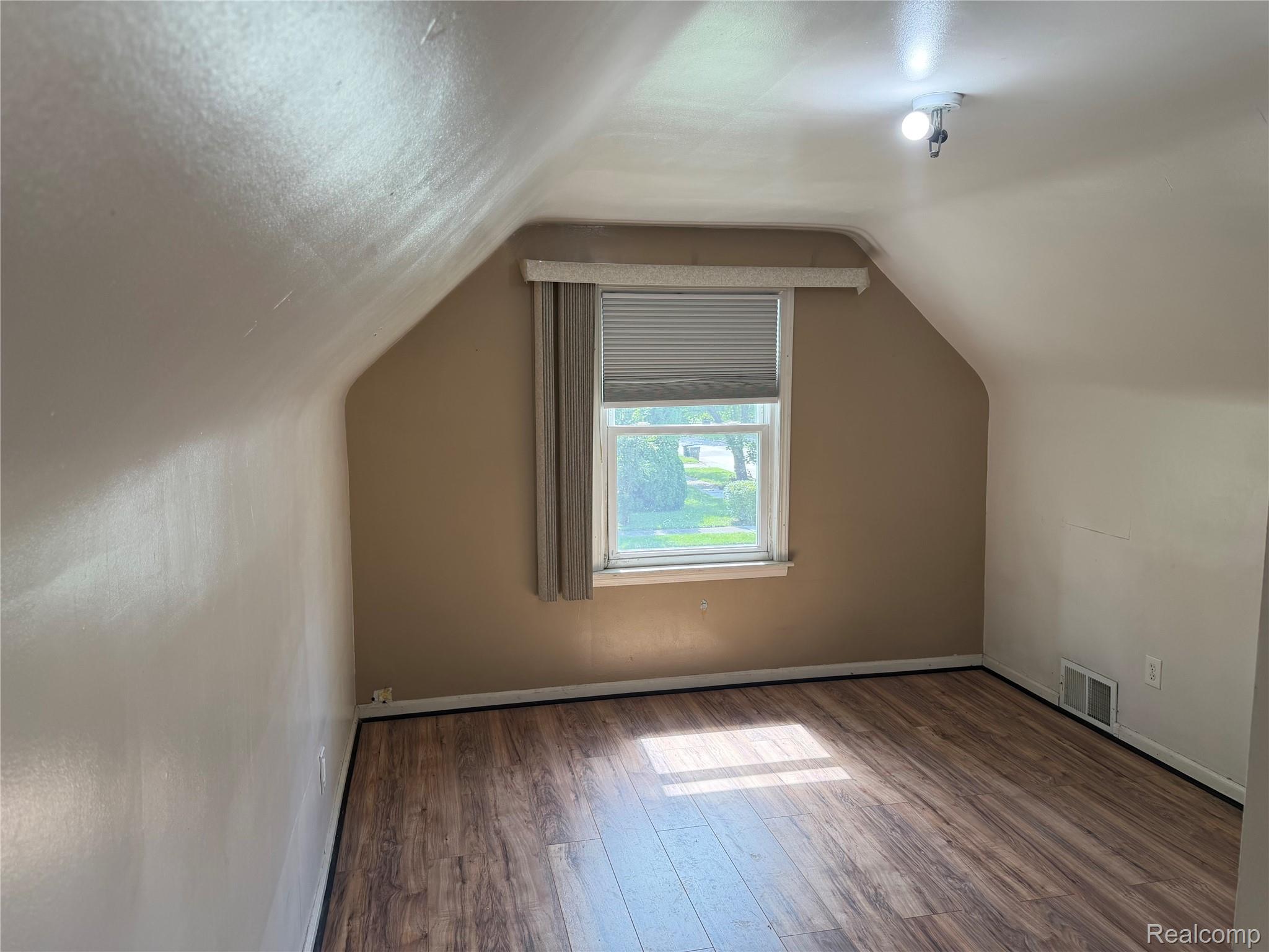 4173 Moore Street Inkster, MI 48141 - Photo 10 of 13 IMG_0981.jpg