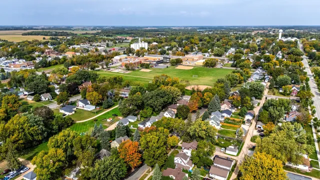 $144,900 | 411 Oak Avenue Southeast, Montgomery, MN 56069