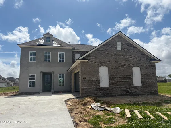 $461,045 | 107 Canehaven Boulevard, Youngsville, LA 70592