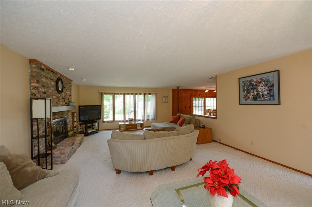 10843 Gate Post Road Strongsville, OH 44149 - Photo 5 of 35 Gallery Image 5