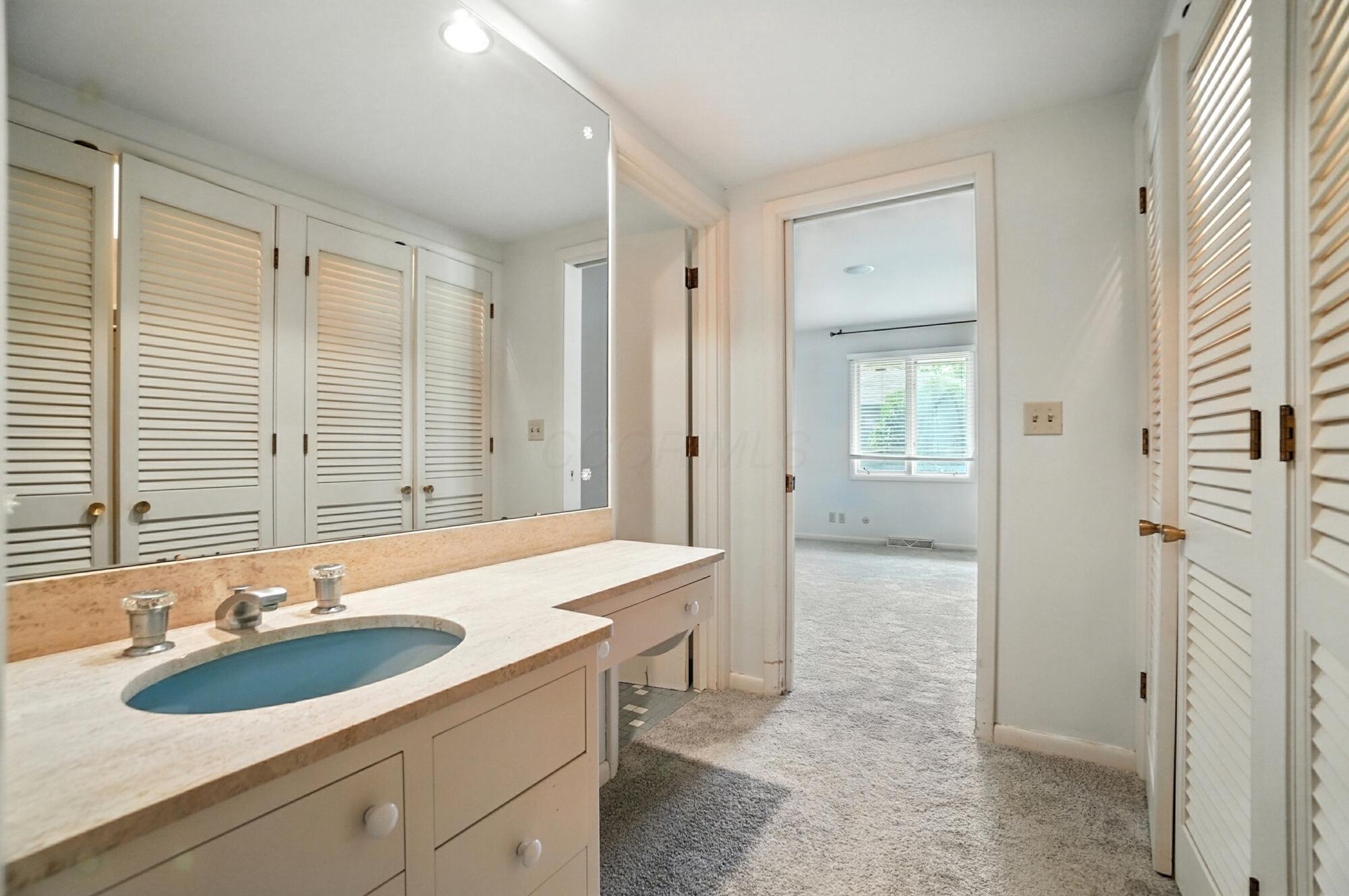 3885 Woodbridge Road Columbus, OH 43220 - Photo 61 of 158 057