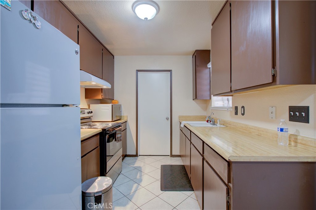 49 West Swallow Street Merced, CA 95341 - Photo 16 of 28