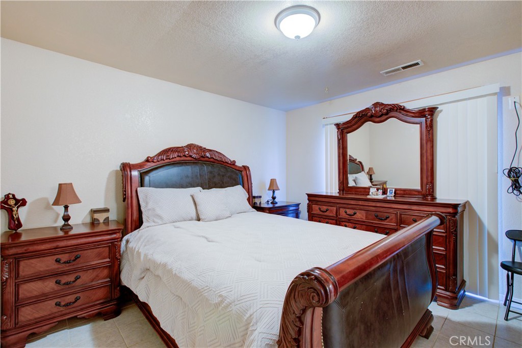 49 West Swallow Street Merced, CA 95341 - Photo 5 of 28