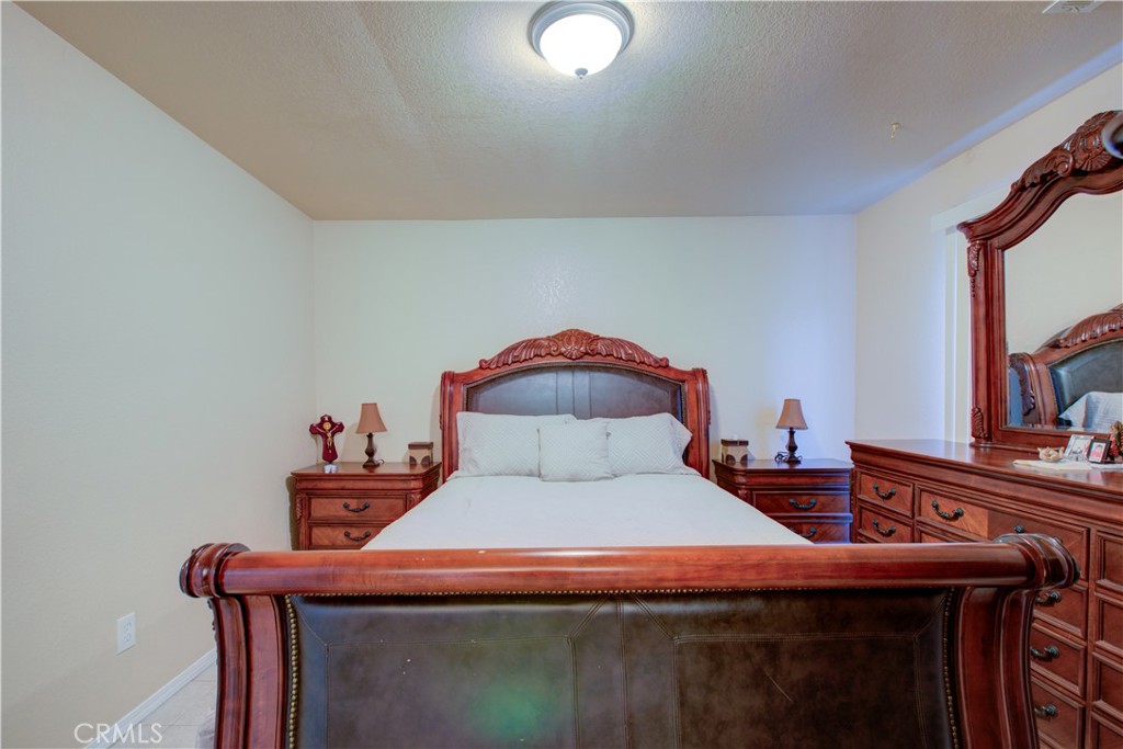 49 West Swallow Street Merced, CA 95341 - Photo 6 of 28