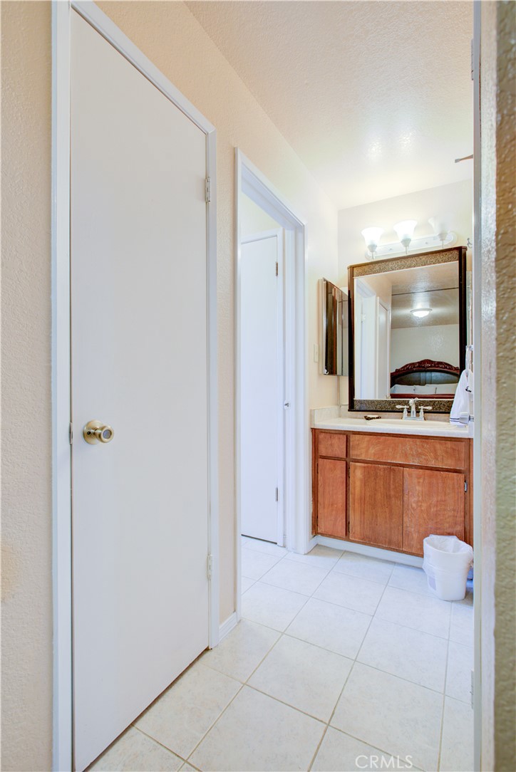 49 West Swallow Street Merced, CA 95341 - Photo 7 of 28