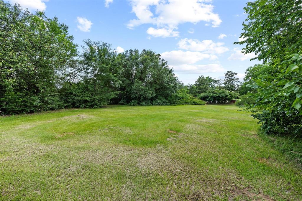 2406 Loy Lake Road Denison, TX 75020 - Photo 27 of 33