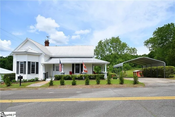 $328,800 | 136 State Rd S-37-209, Westminster, SC 29693