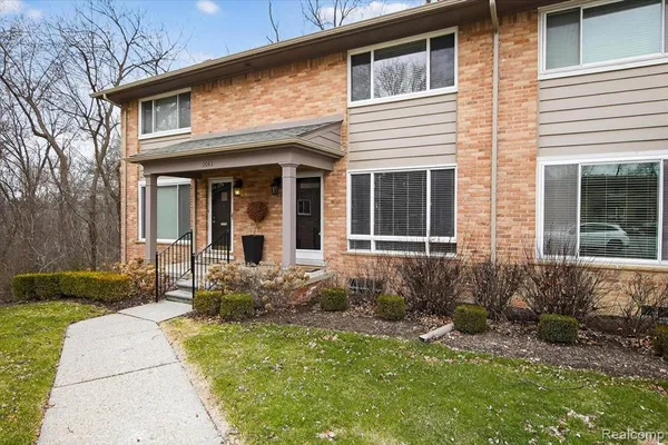 $2,400 | 1043 North Old Woodward Avenue, Unit 2, Birmingham, MI 48009