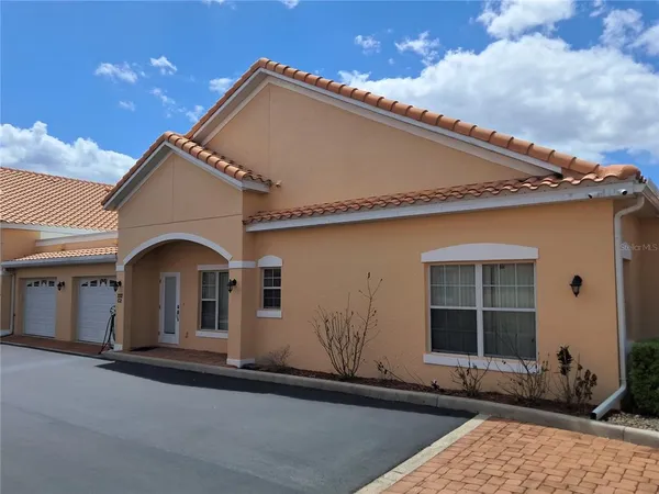 $285,000 | 222 David Walker Drive, Unit C2, Tavares, FL 32778