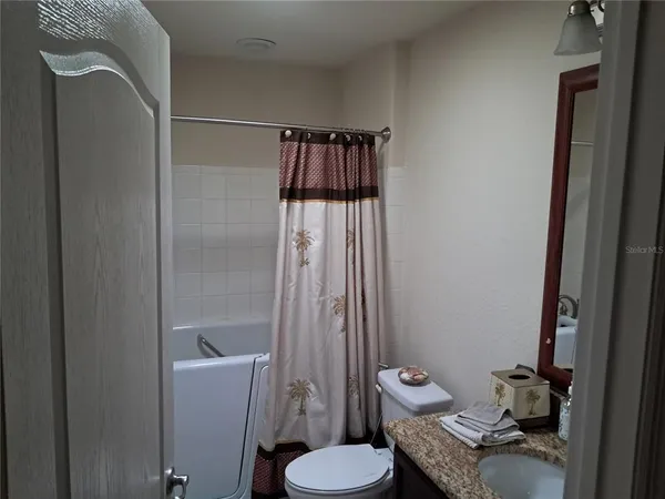 $285,000 | 222 David Walker Drive, Unit C2, Tavares, FL 32778