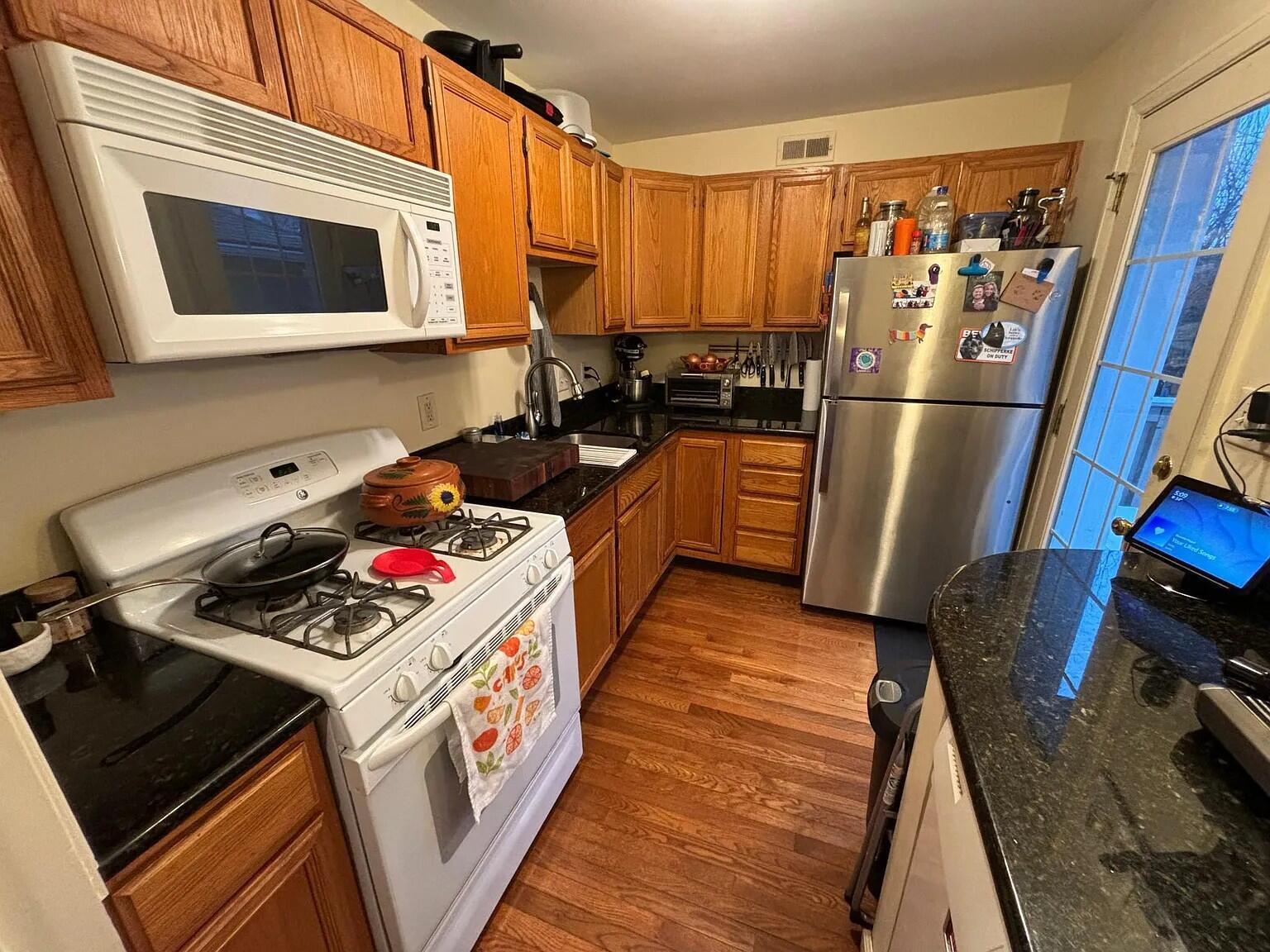 1841 Ridgecliff Road Columbus, OH 43221 - Photo 12 of 39 Kitchen