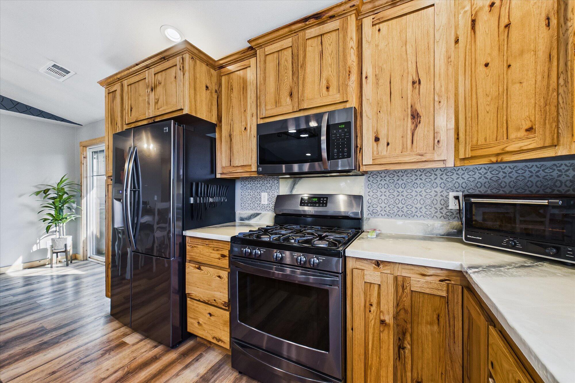 1675 Rohnerville Road Fortuna, CA 95540 - Photo 15 of 41