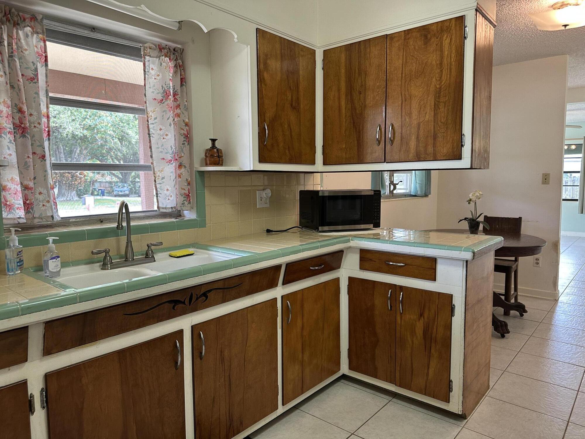 1507 Edgevale Road Fort Pierce, FL 34982 - Photo 12 of 59 1505 Kitchen