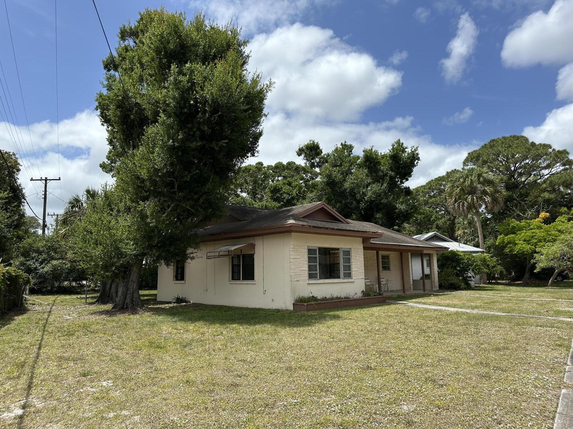 1507 Edgevale Road Fort Pierce, FL 34982 - Photo 2 of 59 1505