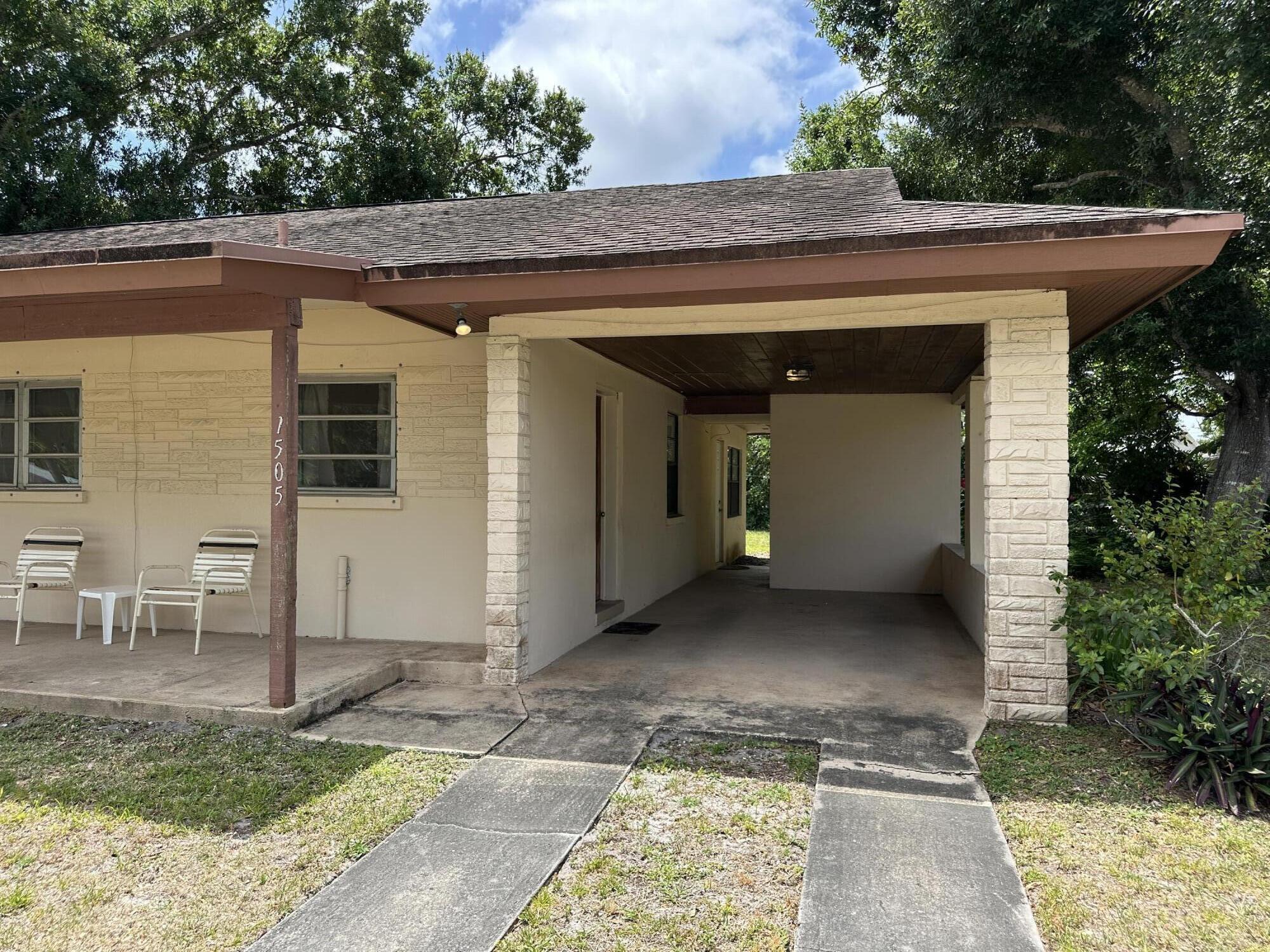 1507 Edgevale Road Fort Pierce, FL 34982 - Photo 4 of 59 1505