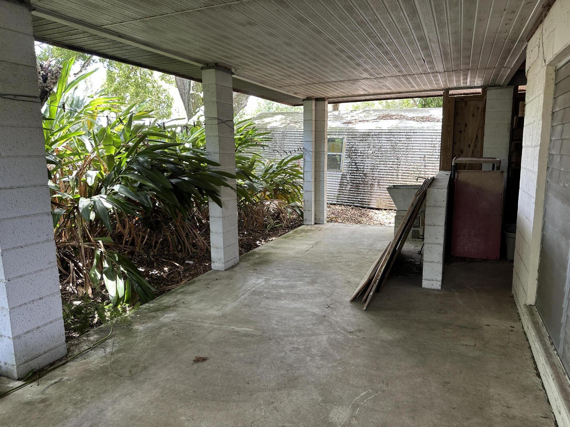 1507 Edgevale Road Fort Pierce, FL 34982 - Photo 50 of 59 1507 Backporch