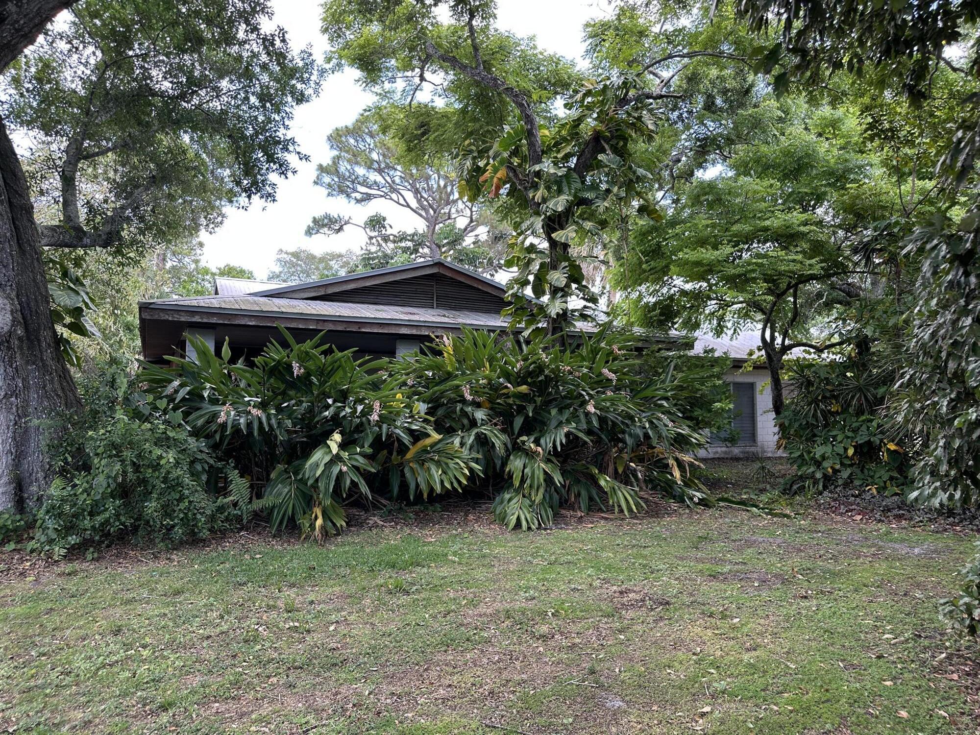 1507 Edgevale Road Fort Pierce, FL 34982 - Photo 52 of 59 1507 Backporch