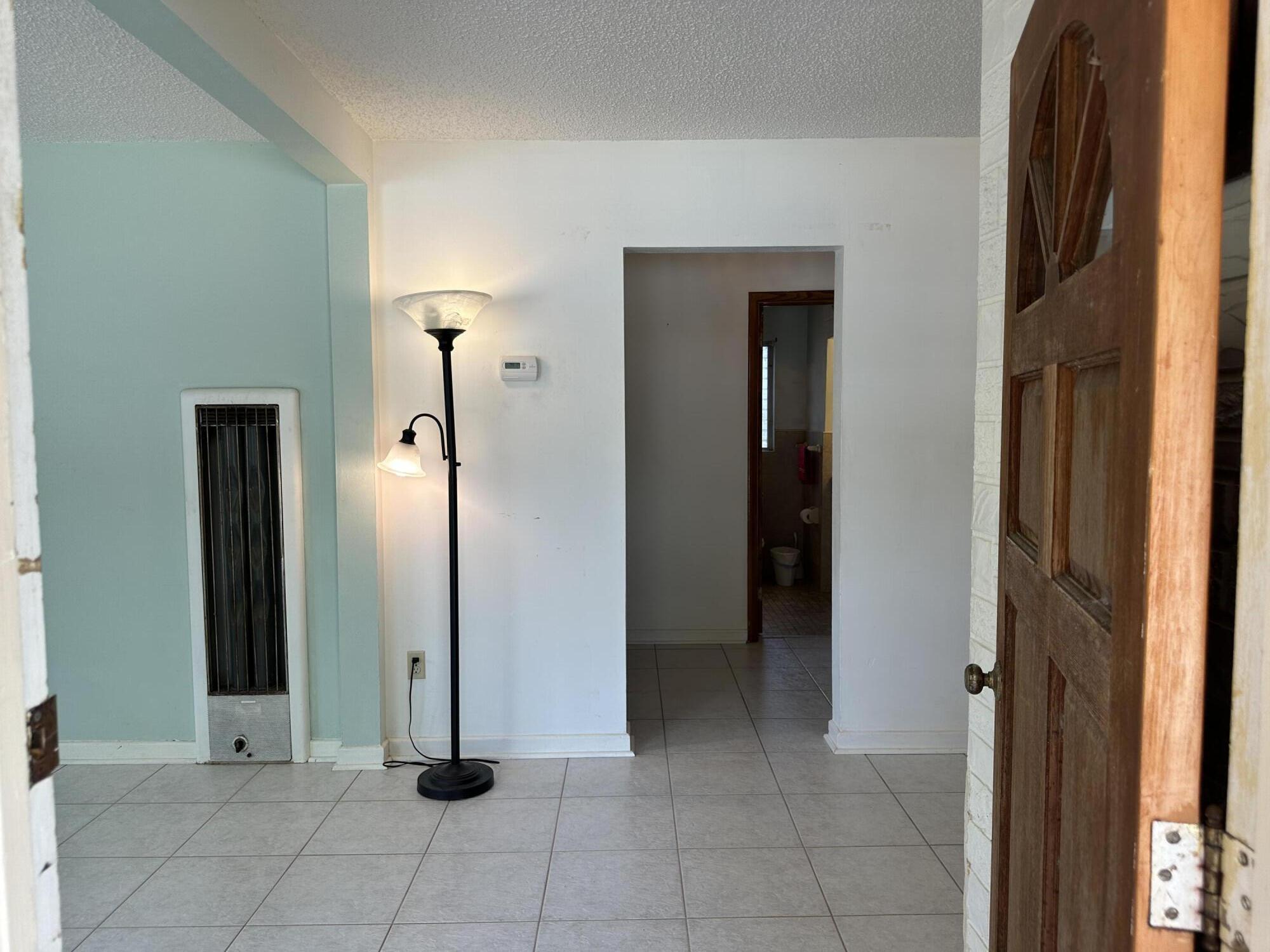 1507 Edgevale Road Fort Pierce, FL 34982 - Photo 6 of 59 1505 Entry
