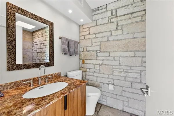 $3,950,000 | 12 East Brentmoor Park, St. Louis, MO 63105