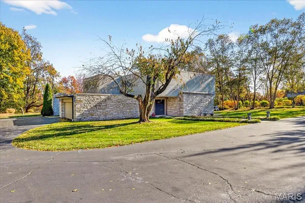 $3,950,000 | 12 East Brentmoor Park, St. Louis, MO 63105