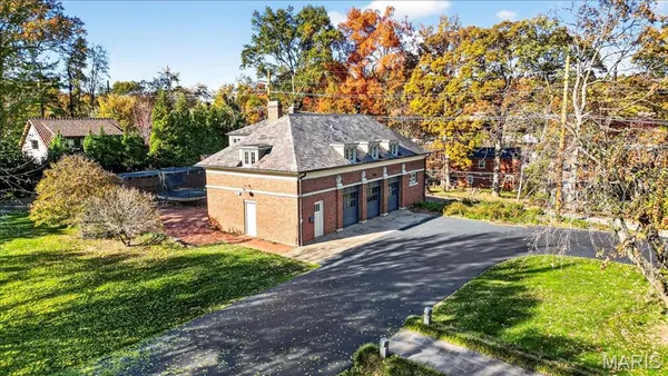 $3,950,000 | 12 East Brentmoor Park, St. Louis, MO 63105