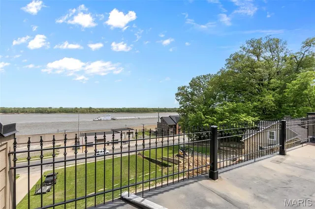 $575,000 | 325 Main Street, Cape Girardeau, MO 63701