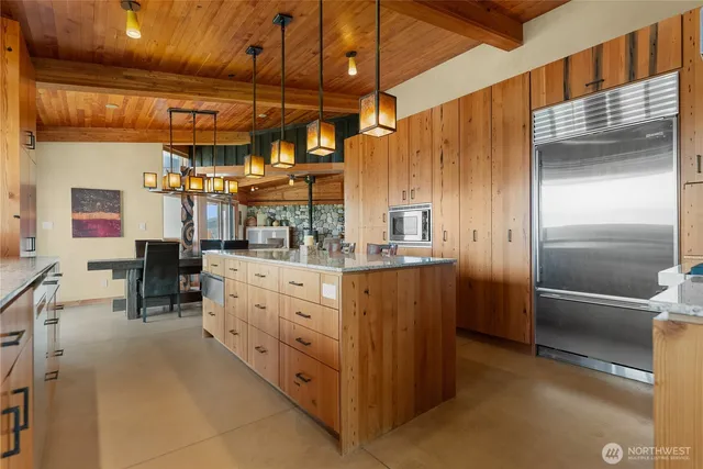 $3,300,000 | 99 Hilltop Drive, Winthrop, WA 98862