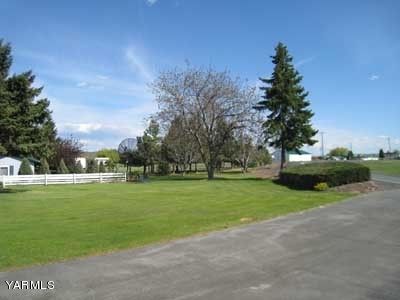 17161 Summitview Road Cowiche, WA 98923 - Photo 24 of 28 a view of a park with large trees