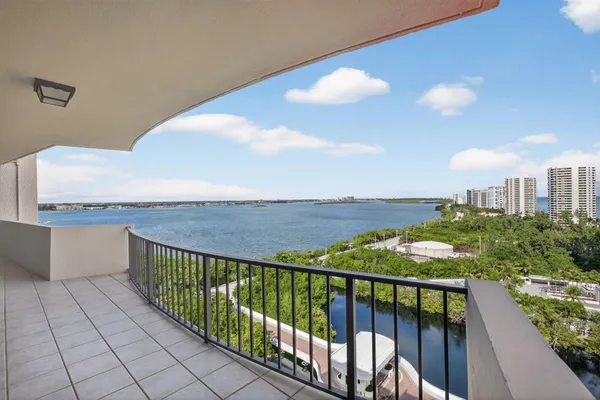 $2,900 | 4200 North Ocean Drive, Unit 21606, Riviera Beach, FL 33404