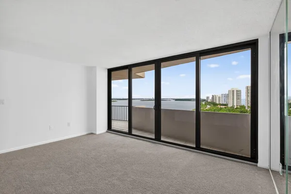$2,900 | 4200 North Ocean Drive, Unit 21606, Riviera Beach, FL 33404