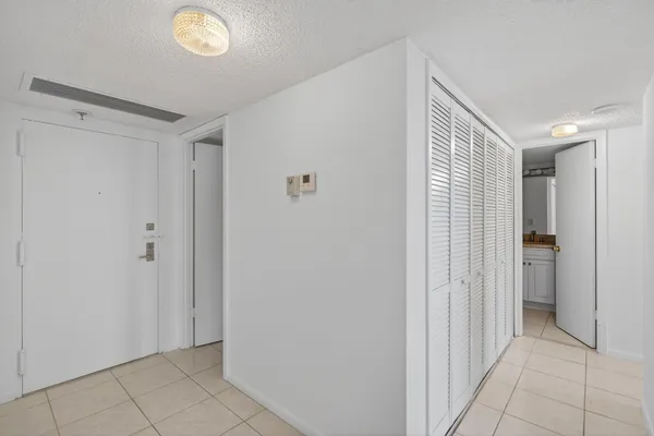 $2,900 | 4200 North Ocean Drive, Unit 21606, Riviera Beach, FL 33404