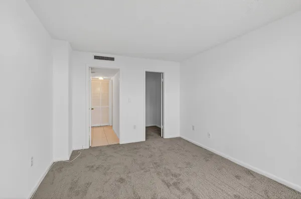 $2,900 | 4200 North Ocean Drive, Unit 21606, Riviera Beach, FL 33404