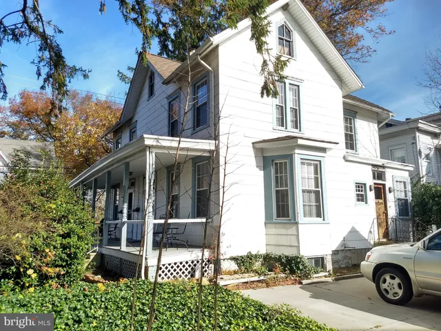 $2,100 | 215 Stockton Street, Hightstown, NJ 08520