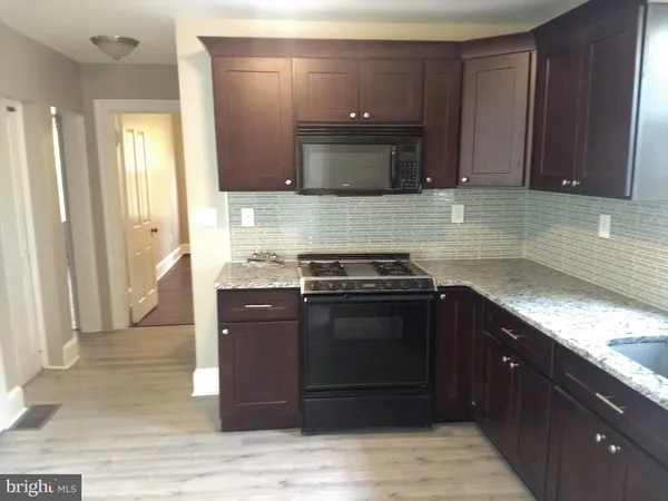 $2,200 | 215 Stockton Street, Hightstown, NJ 08520
