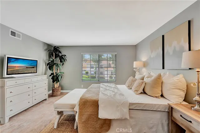 $948,000 | 17 Oxford, Unit 28, Irvine, CA 92612