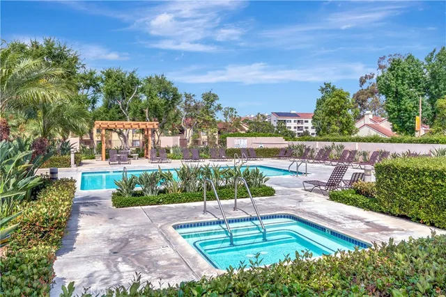 $948,000 | 17 Oxford, Unit 28, Irvine, CA 92612