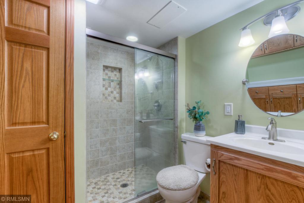 8701 Poplar Bridge Road Bloomington, MN 55437 - Photo 14 of 21