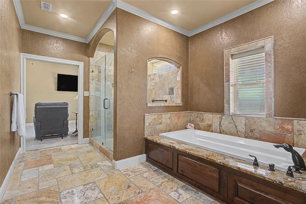 6815 Hardwick Road Abilene, TX 79606 - Photo 17 of 40 Garden Tub