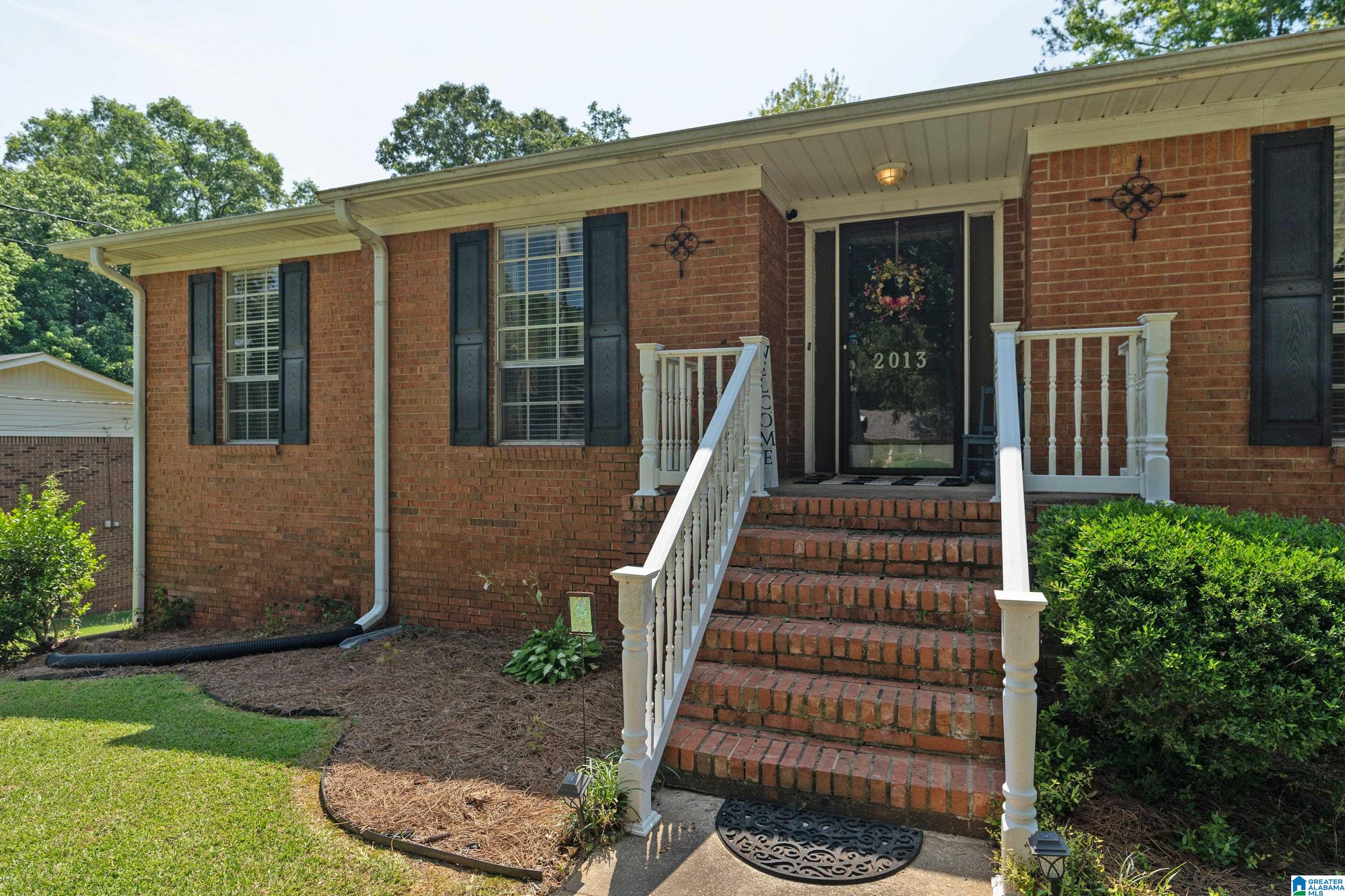 2013 Virginia Lane Bessemer, AL 35023 - Photo 3 of 26