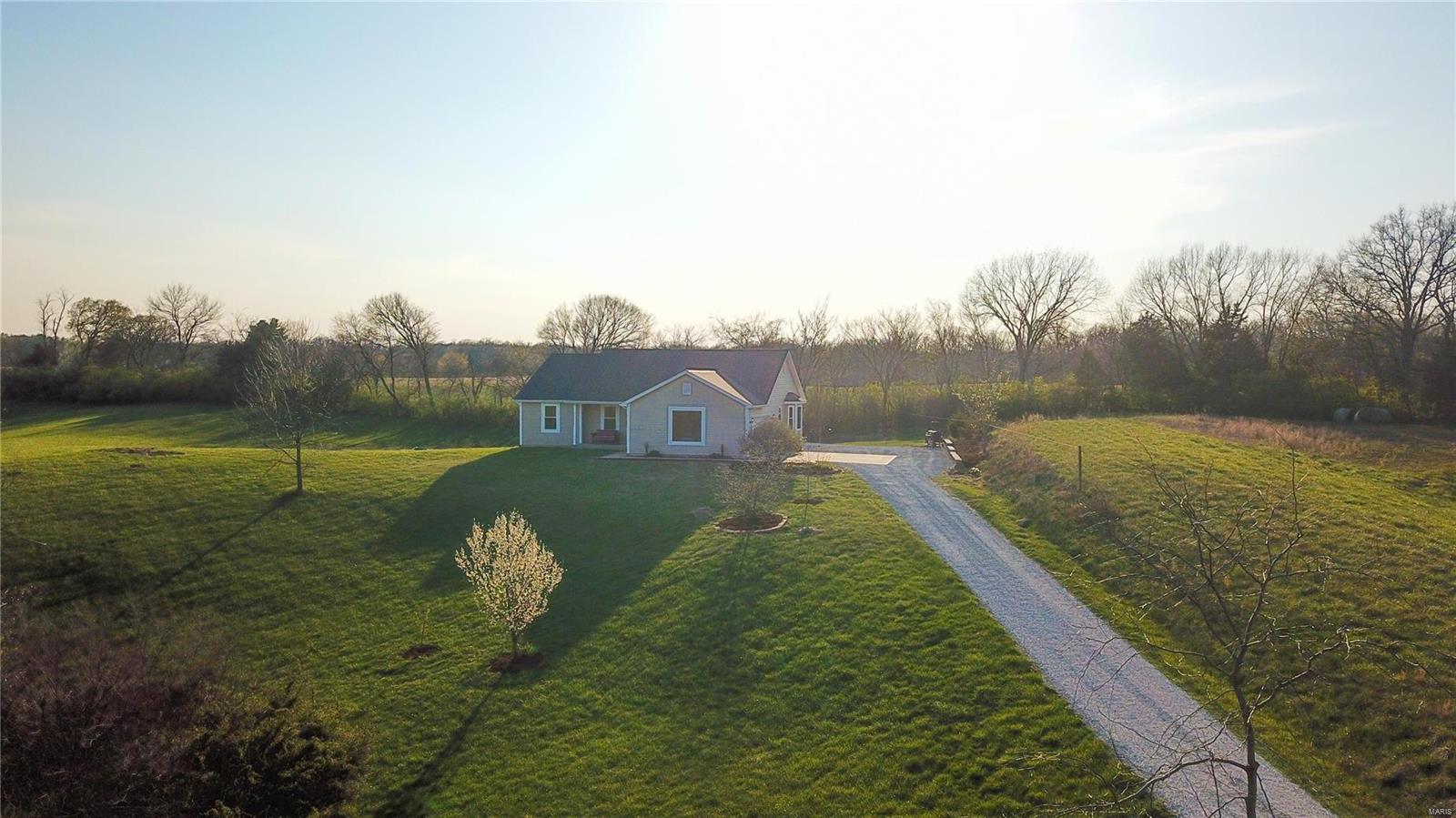 6623 David Scott Drive Waterloo, IL 62298 - Photo 2 of 42