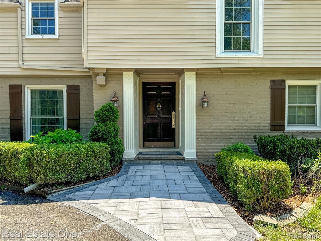 30600 Lahser Road Beverly Hills, MI 48025 - Photo 6 of 59