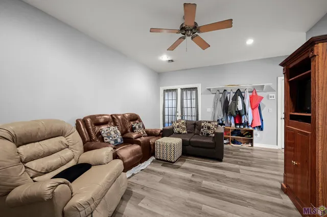 $430,000 | 19706 Highway 643, Vacherie, LA 70090