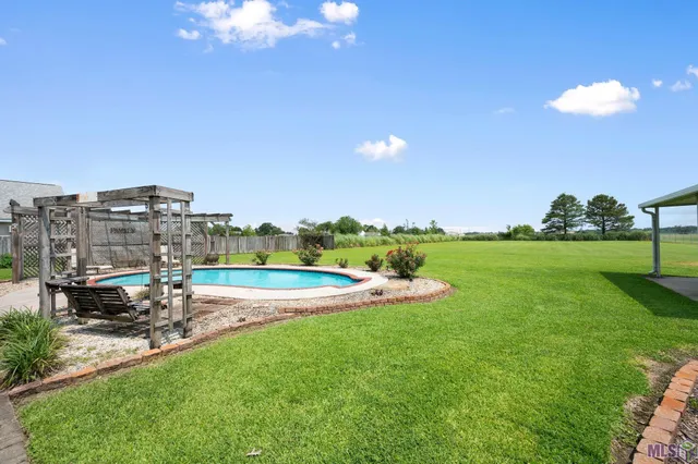 $430,000 | 19706 Highway 643, Vacherie, LA 70090