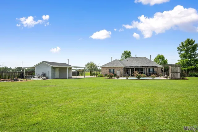 $430,000 | 19706 Highway 643, Vacherie, LA 70090