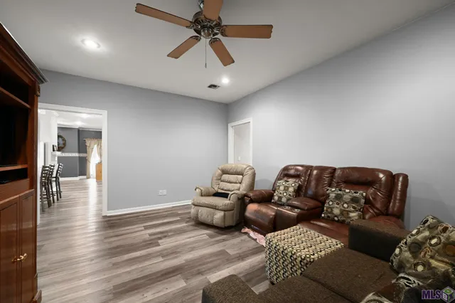 $430,000 | 19706 Highway 643, Vacherie, LA 70090