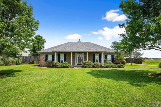 $430,000 | 19706 Highway 643, Vacherie, LA 70090