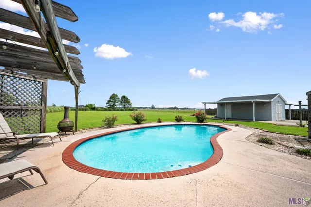 $430,000 | 19706 Highway 643, Vacherie, LA 70090