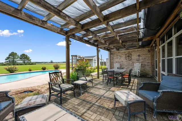 $430,000 | 19706 Highway 643, Vacherie, LA 70090