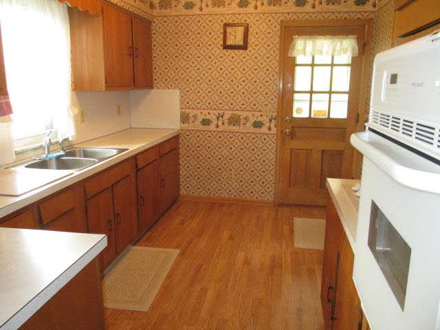 1640 West Erie Road Temperance, MI 48182 - Photo 9 of 15